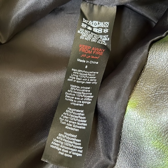 BOOHOOMAN BOXY SPRAY DETAIL BIKER JACKET IN SILVER/GREEN SIZE SMALL - Picture 9 of 11